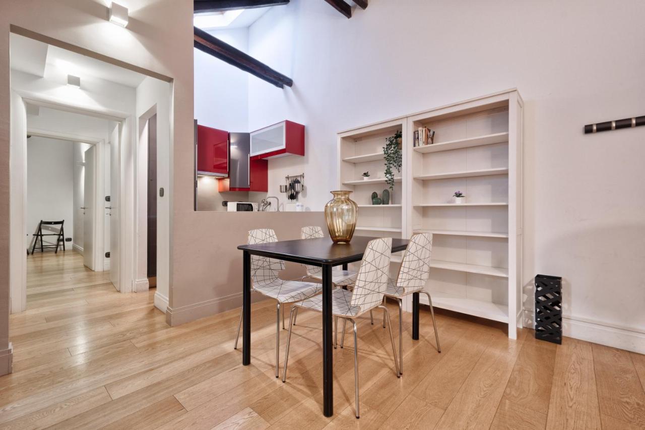 Stylish Apartment In The Heart Of Torino Exterior photo